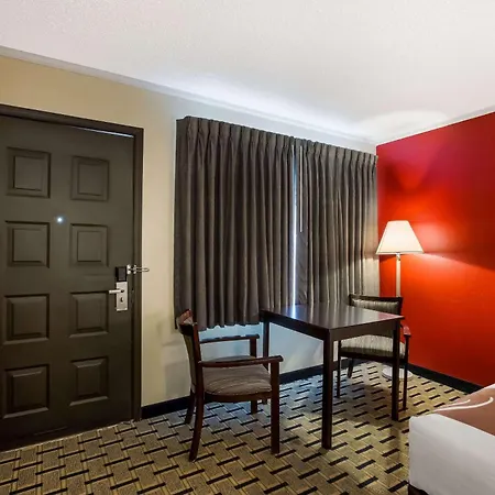 Quality Inn & Suites Millville-2